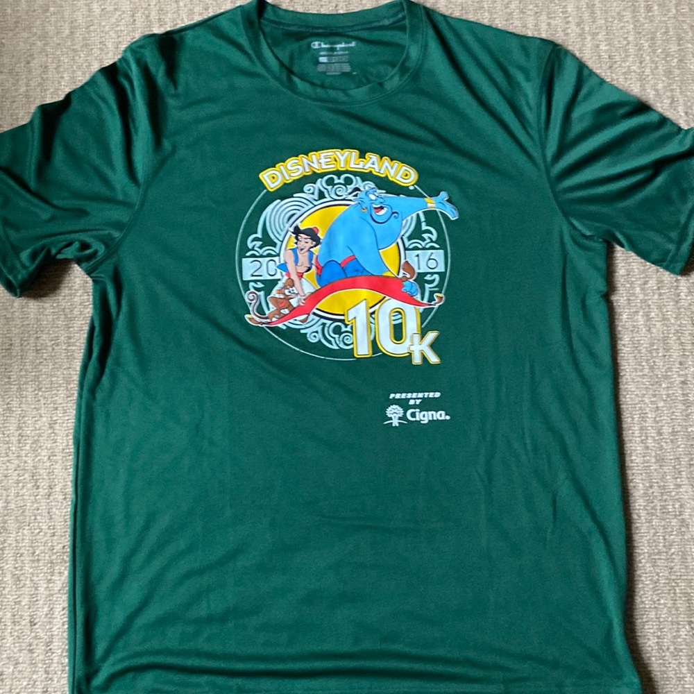 New! RunDisney Men’s Shirt Medium never worn!